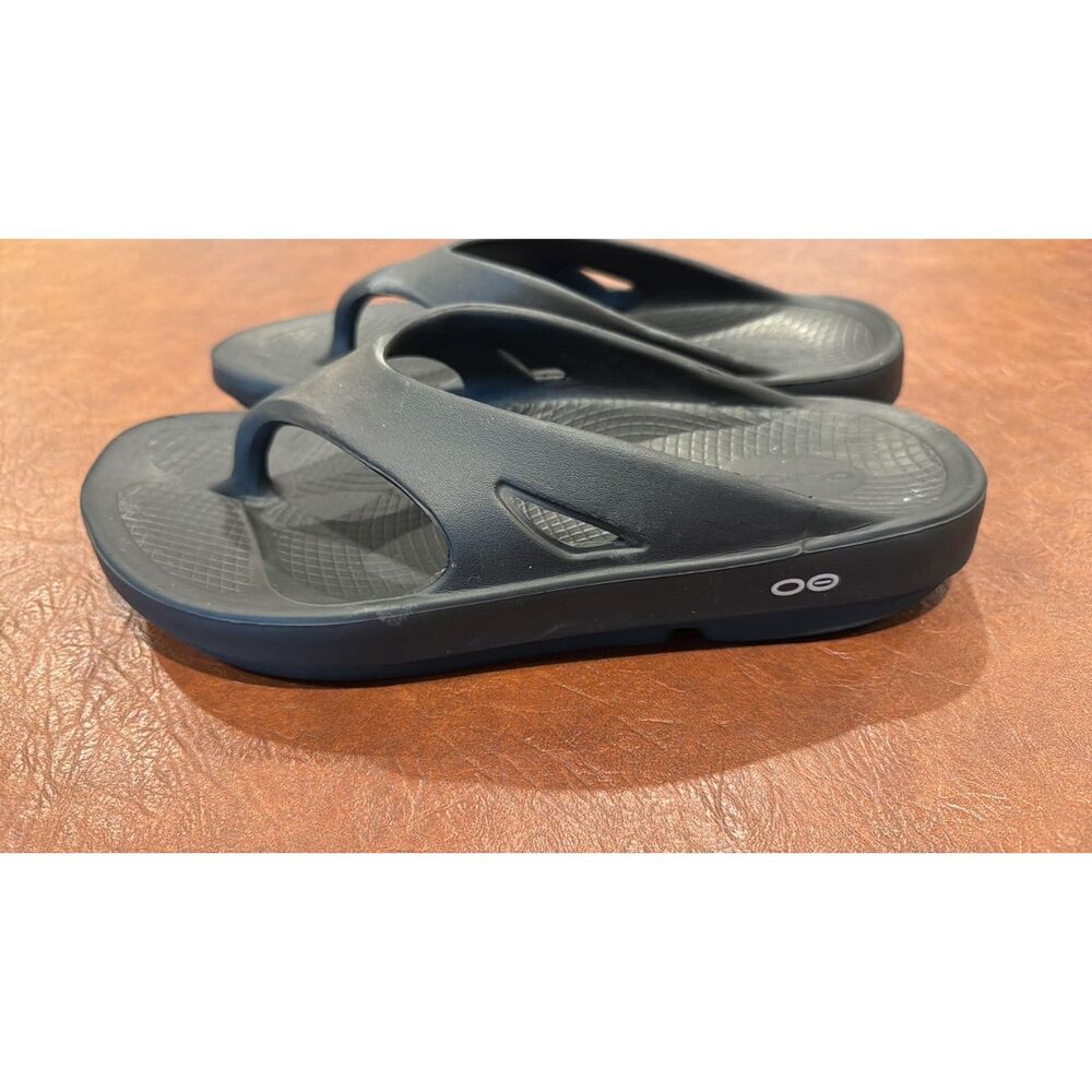 Men's Oofas Black Slip On recovery Unisex Flip Flops Sandals  W13